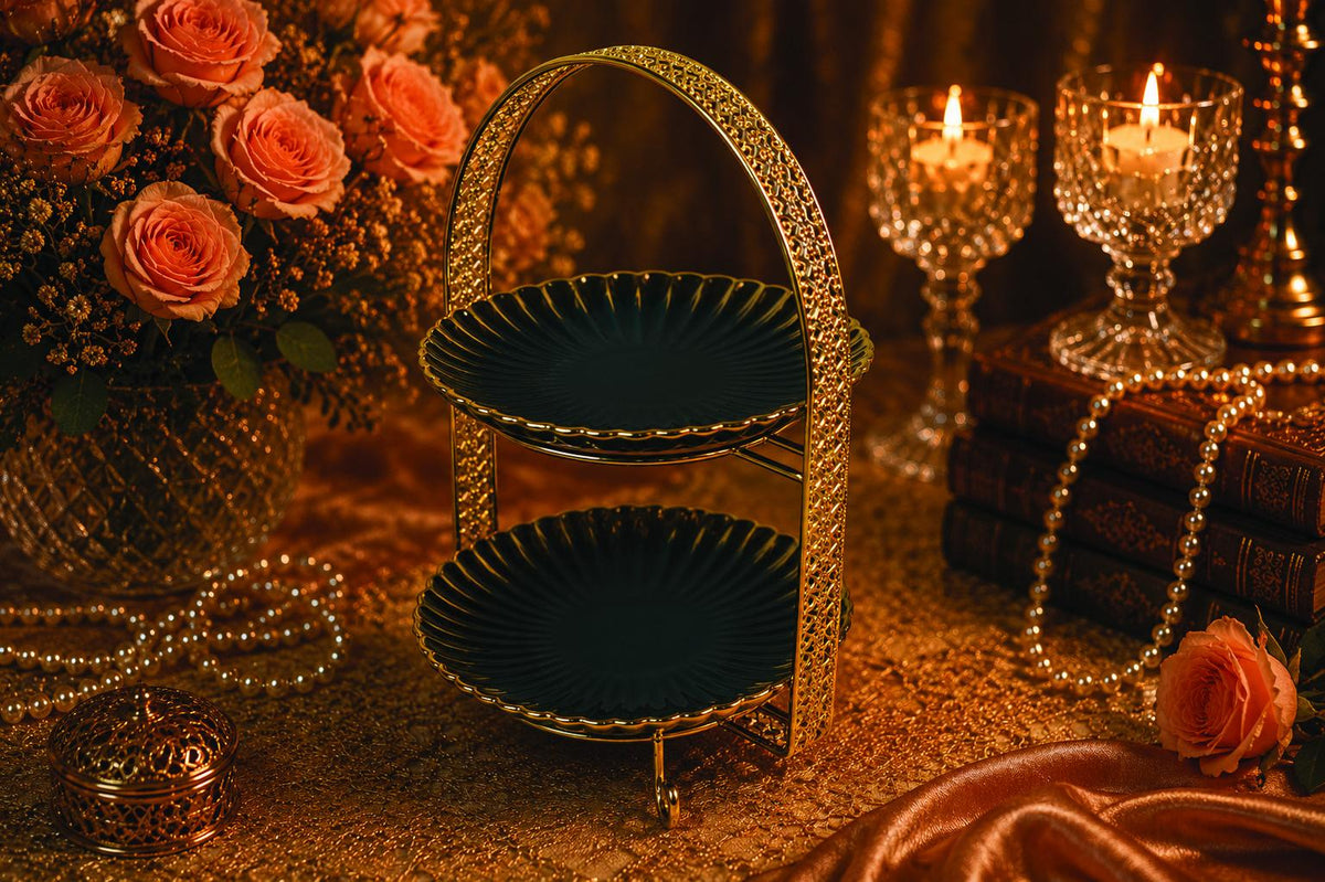 2 PLATES WITH STAND