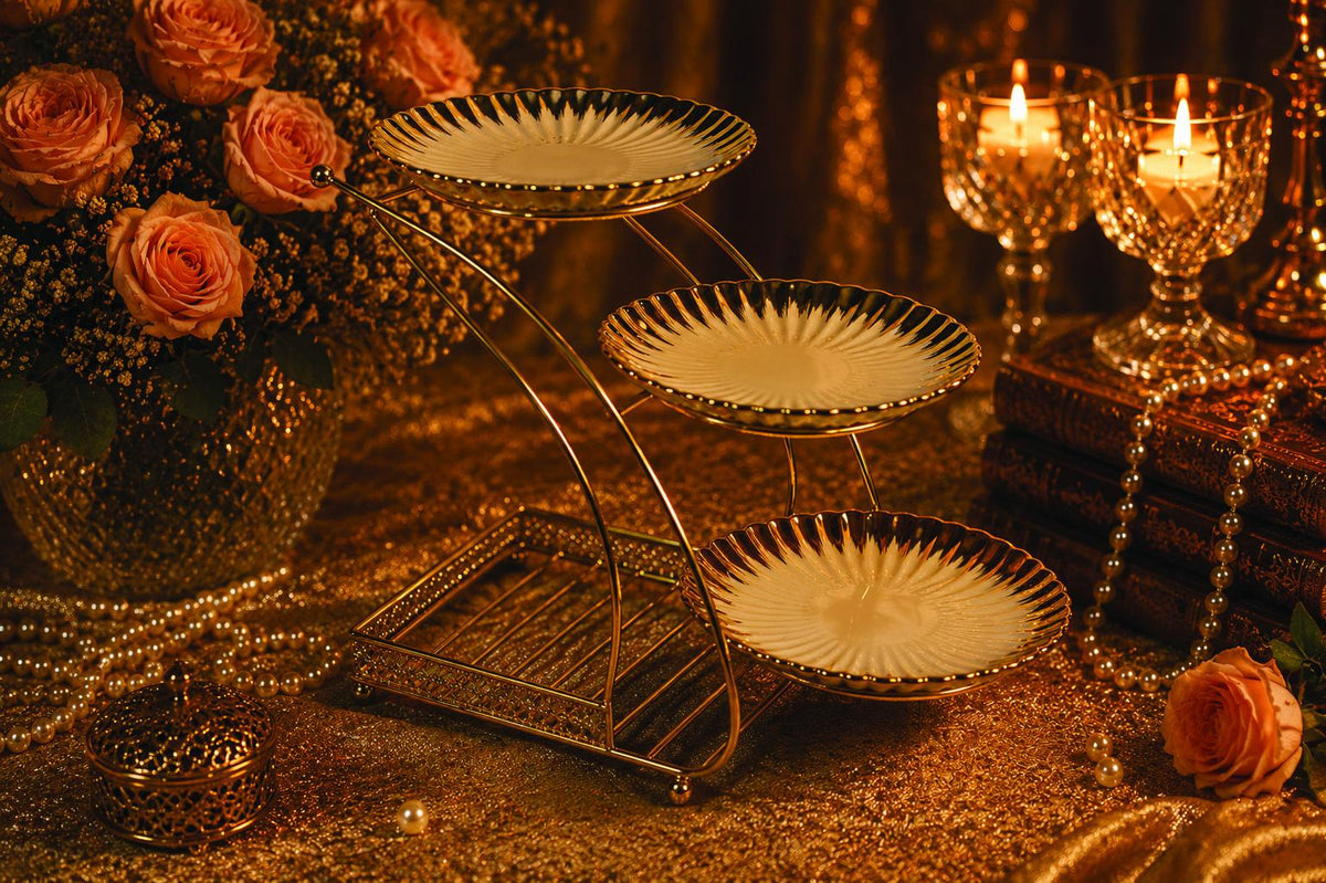 3 PLATES WITH STAND